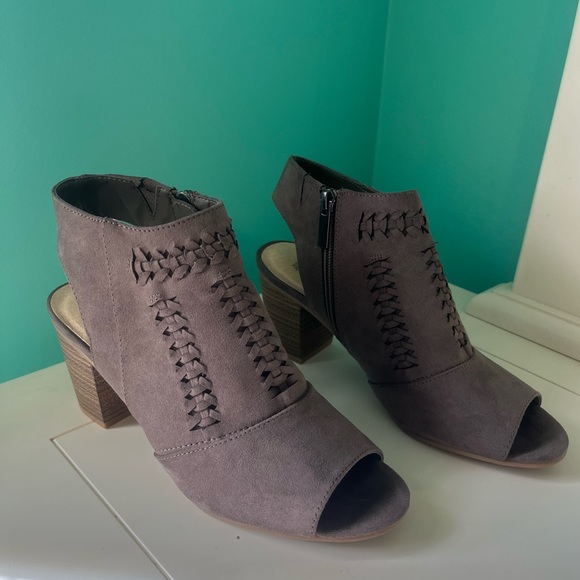 Suede open toed bootie boots - Picture 3 of 7